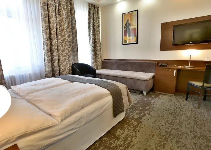 Royal Plaza 3*