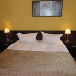 Hotel Royal Plaza 3*