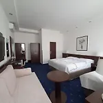 Royal Plaza 3*