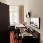Royal Plaza Hotel 3*