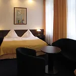 Hotel Royal Plaza 3*