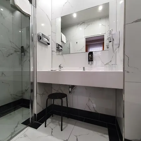 Royal Plaza 3* Prága