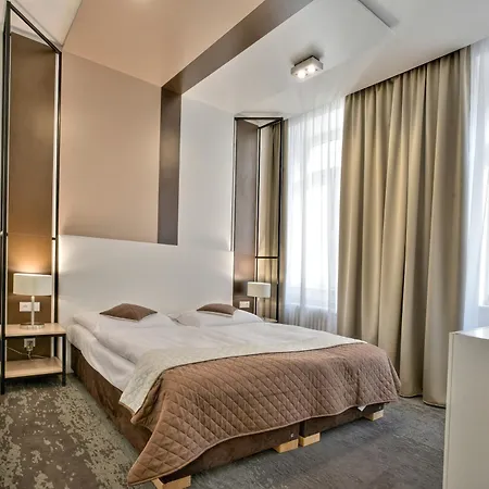 Royal Plaza Ξενοδοχείο 3*