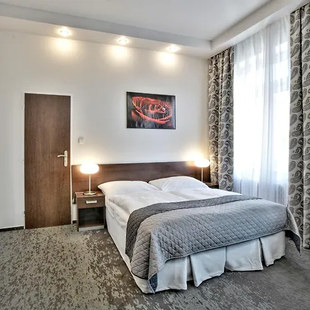 Royal Plaza 3* Prága
