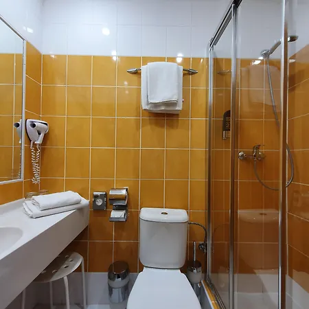 Royal Plaza Hotel 3*