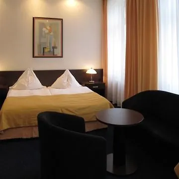 Szálloda Royal Plaza 3*