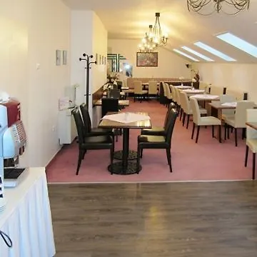 Royal Plaza Ξενοδοχείο 3*