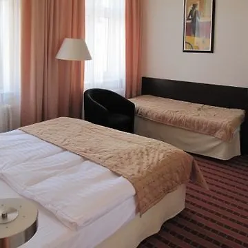 Royal Plaza Szálloda 3*