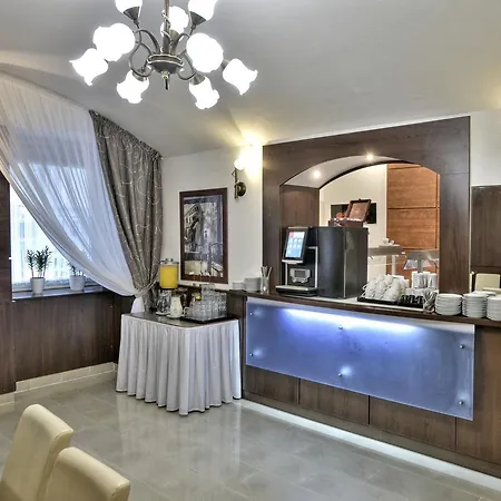 فندق Royal Plaza 3*