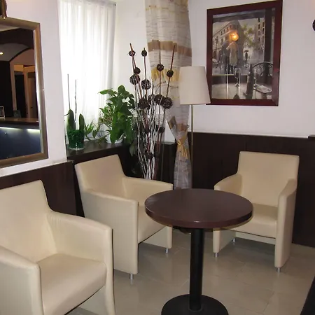 Royal Plaza فندق