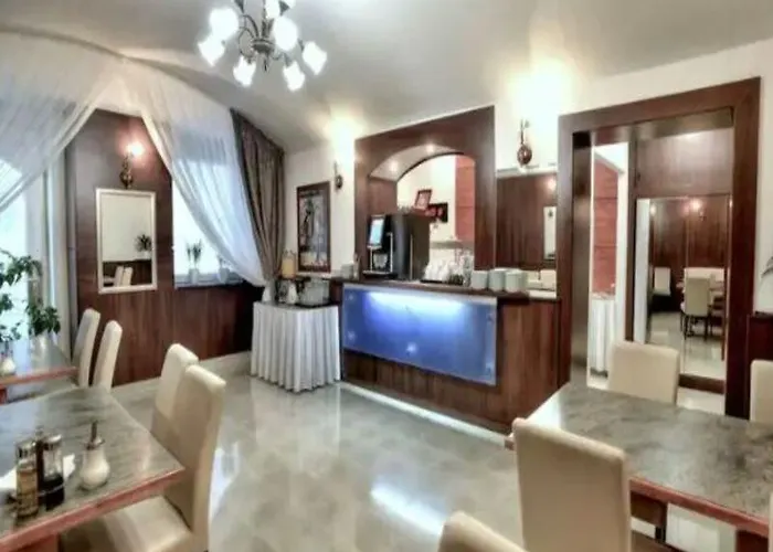 Royal Plaza Hotel 3*