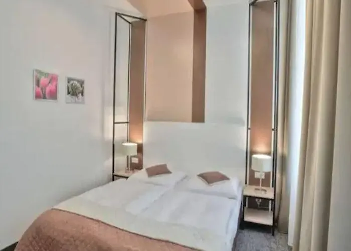 Royal Plaza 3*