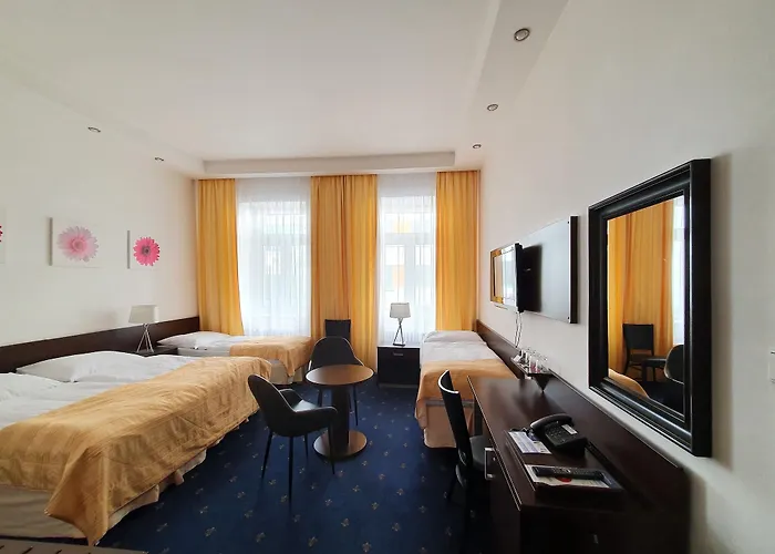 Royal Plaza Hotel 3*