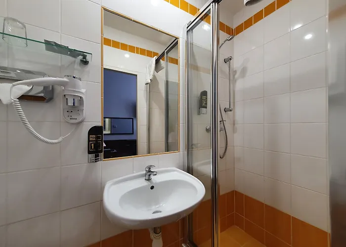 Royal Plaza Hotel 3*
