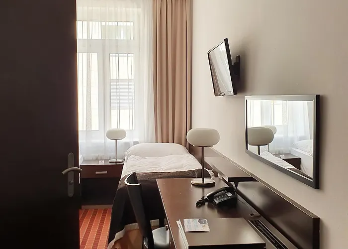 Royal Plaza Hotel 3*